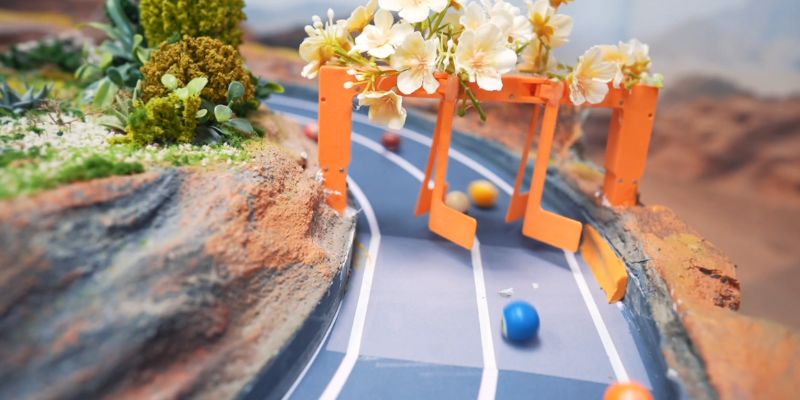 An image of Swinging gate obstacles