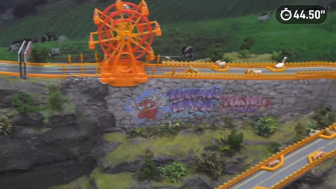 An image of Pirelli Speedway water wheel