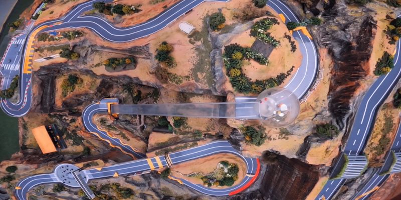 An image of Multi-lap marble races